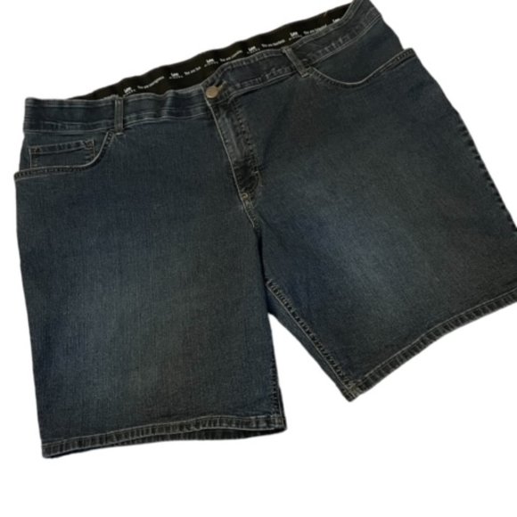 Lee  Riders Jean Short - Picture 1 of 2